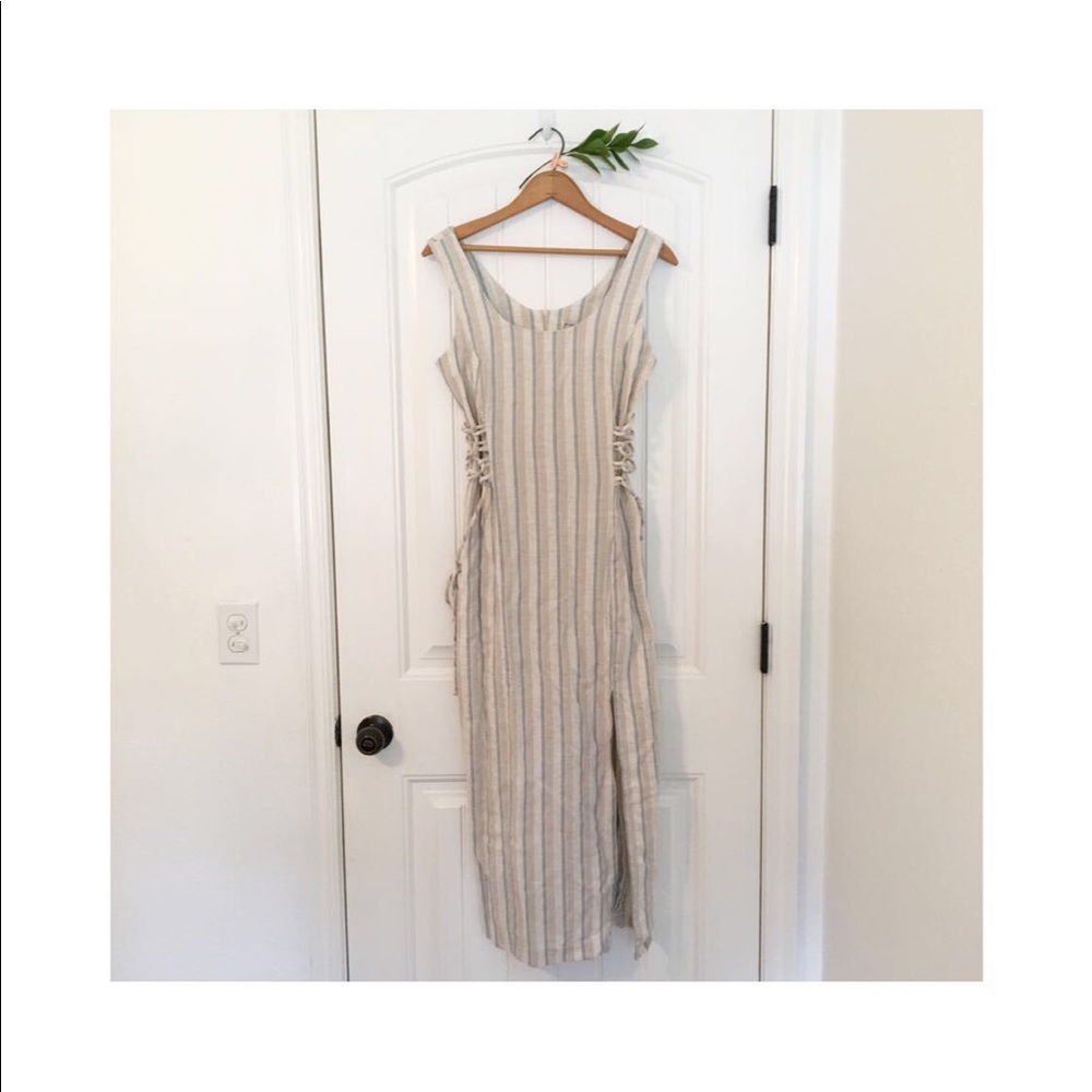 • VINTAGE DRESS •